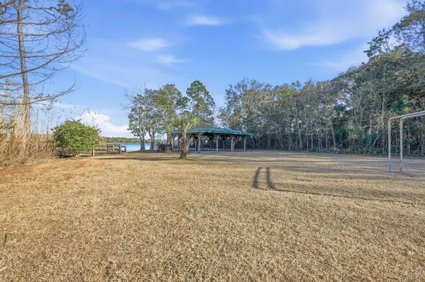 $740,000 | 266 Florida Avenue, Valparaiso, FL 32580