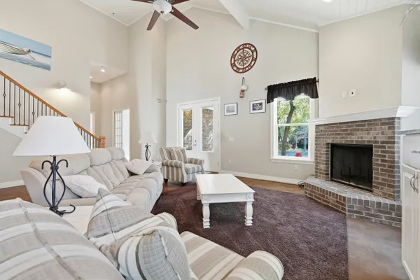 $740,000 | 266 Florida Avenue, Valparaiso, FL 32580