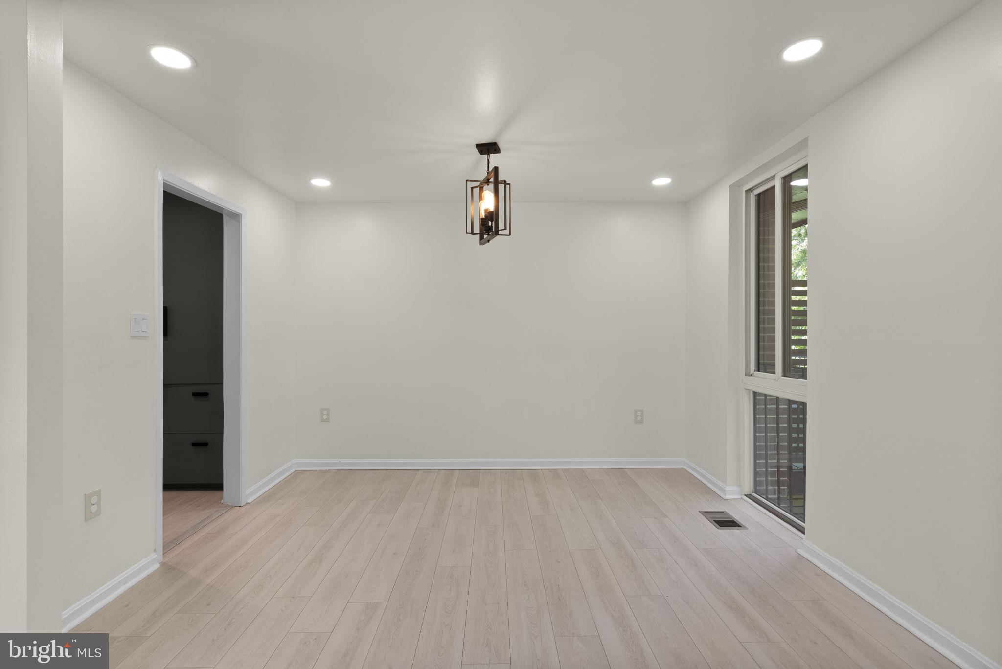 8002 Inverness Ridge Road Potomac, MD 20854 - Photo 10 of 46