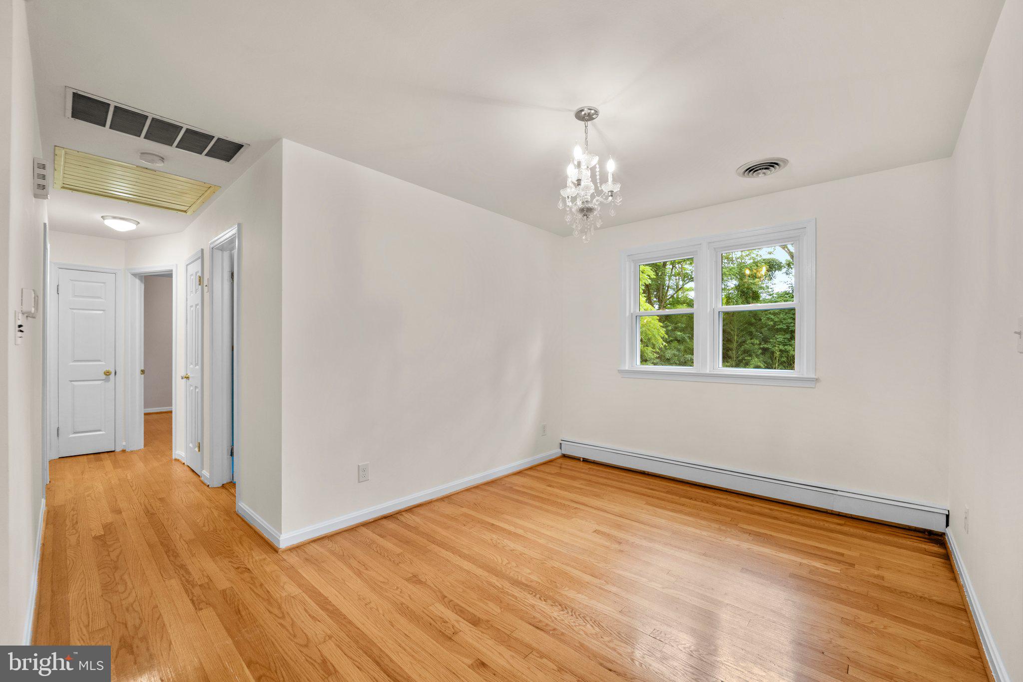 8901 Briarcroft Lane Laurel, MD 20708 - Photo 16 of 41 Dining Room