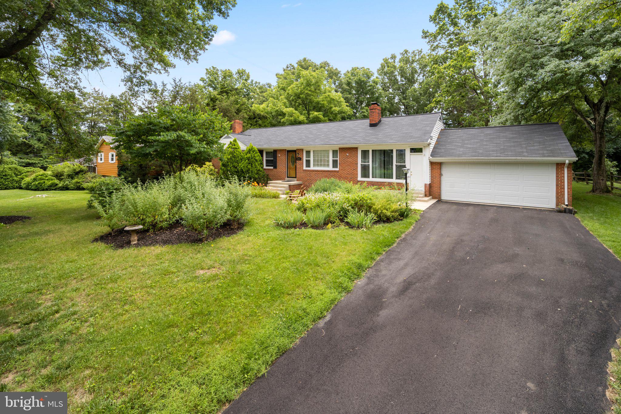 8901 Briarcroft Lane Laurel, MD 20708 - Photo 2 of 41 Gallery Image 2