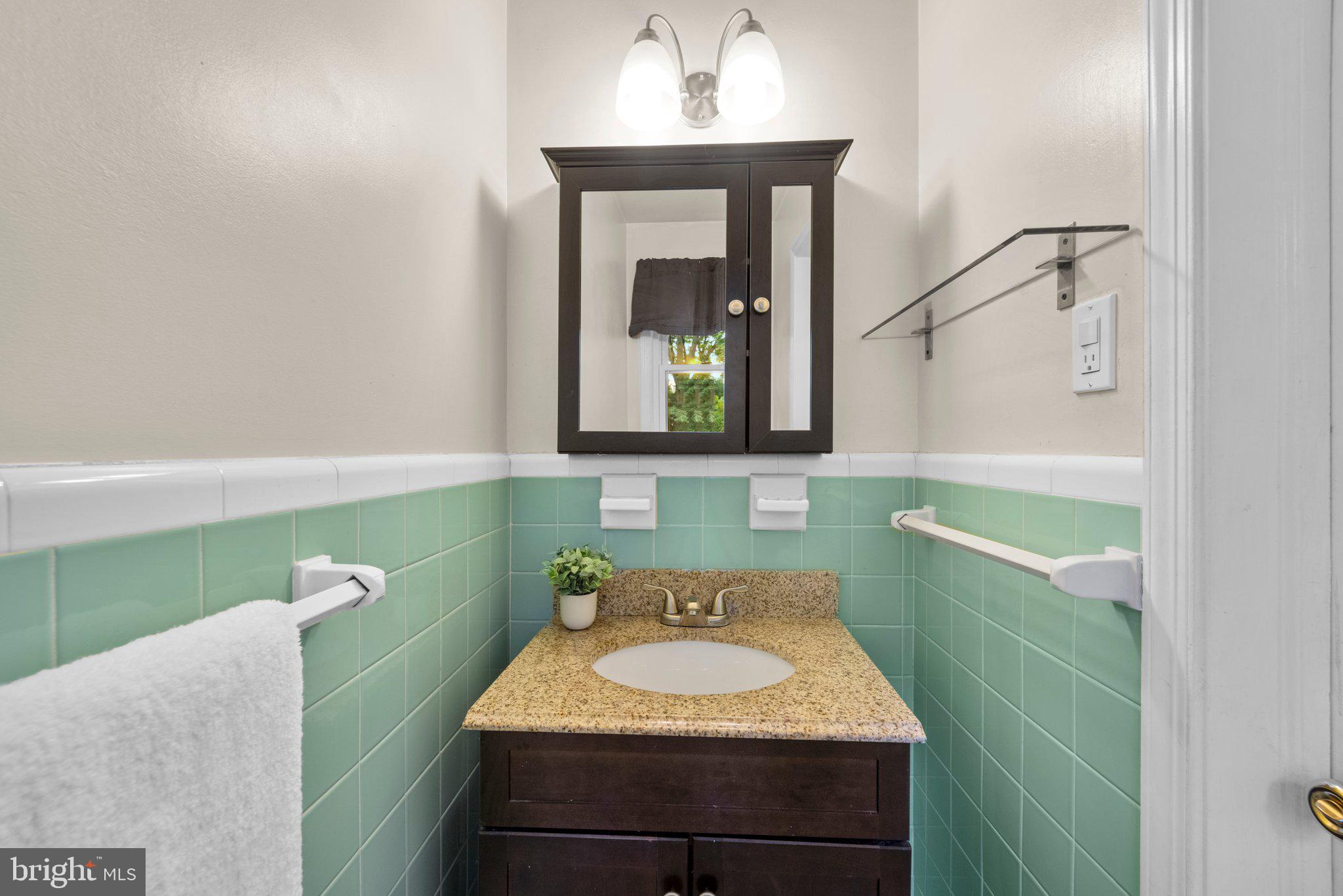 8901 Briarcroft Lane Laurel, MD 20708 - Photo 26 of 41 Primary Bath