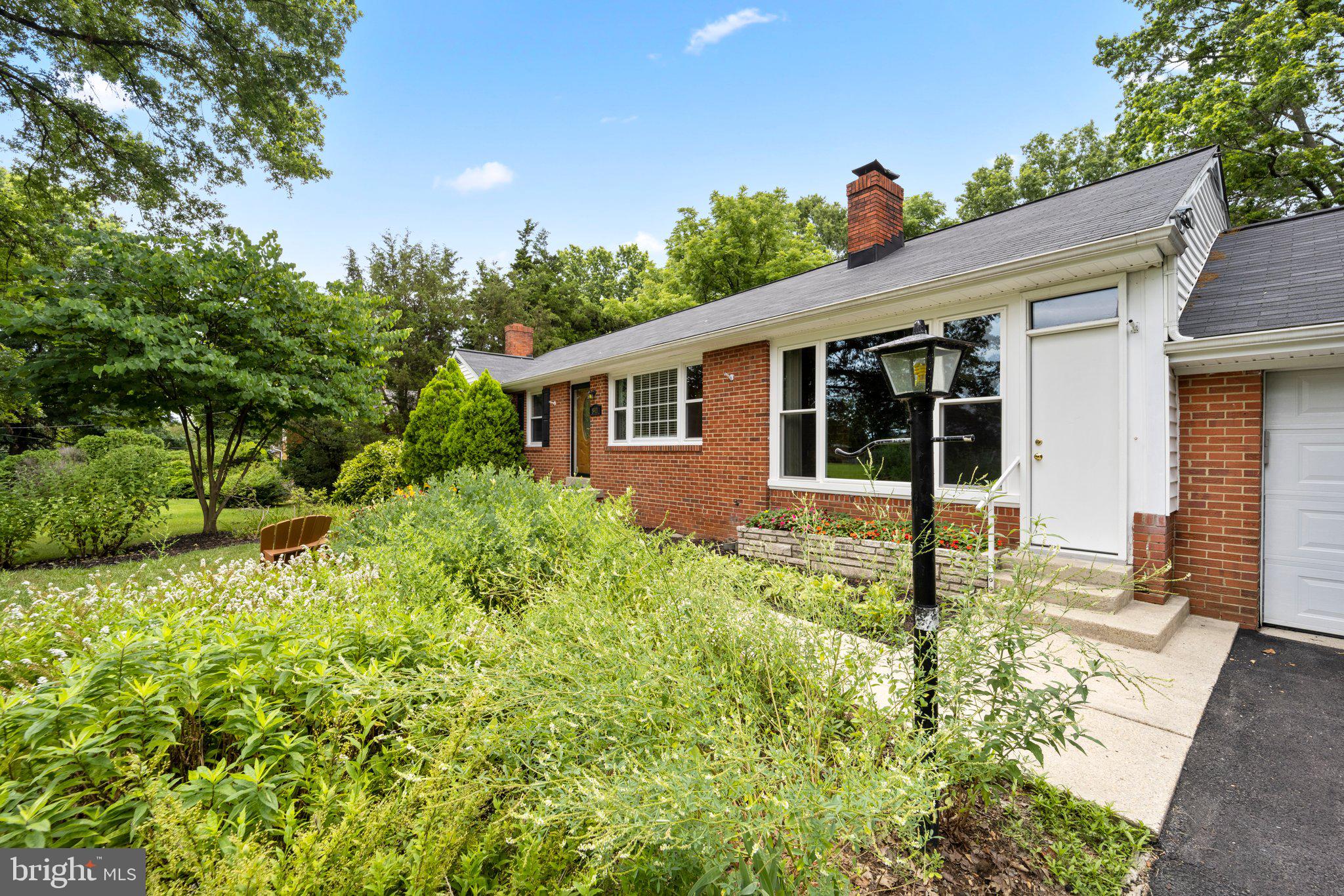 8901 Briarcroft Lane Laurel, MD 20708 - Photo 5 of 41 Gallery Image 5