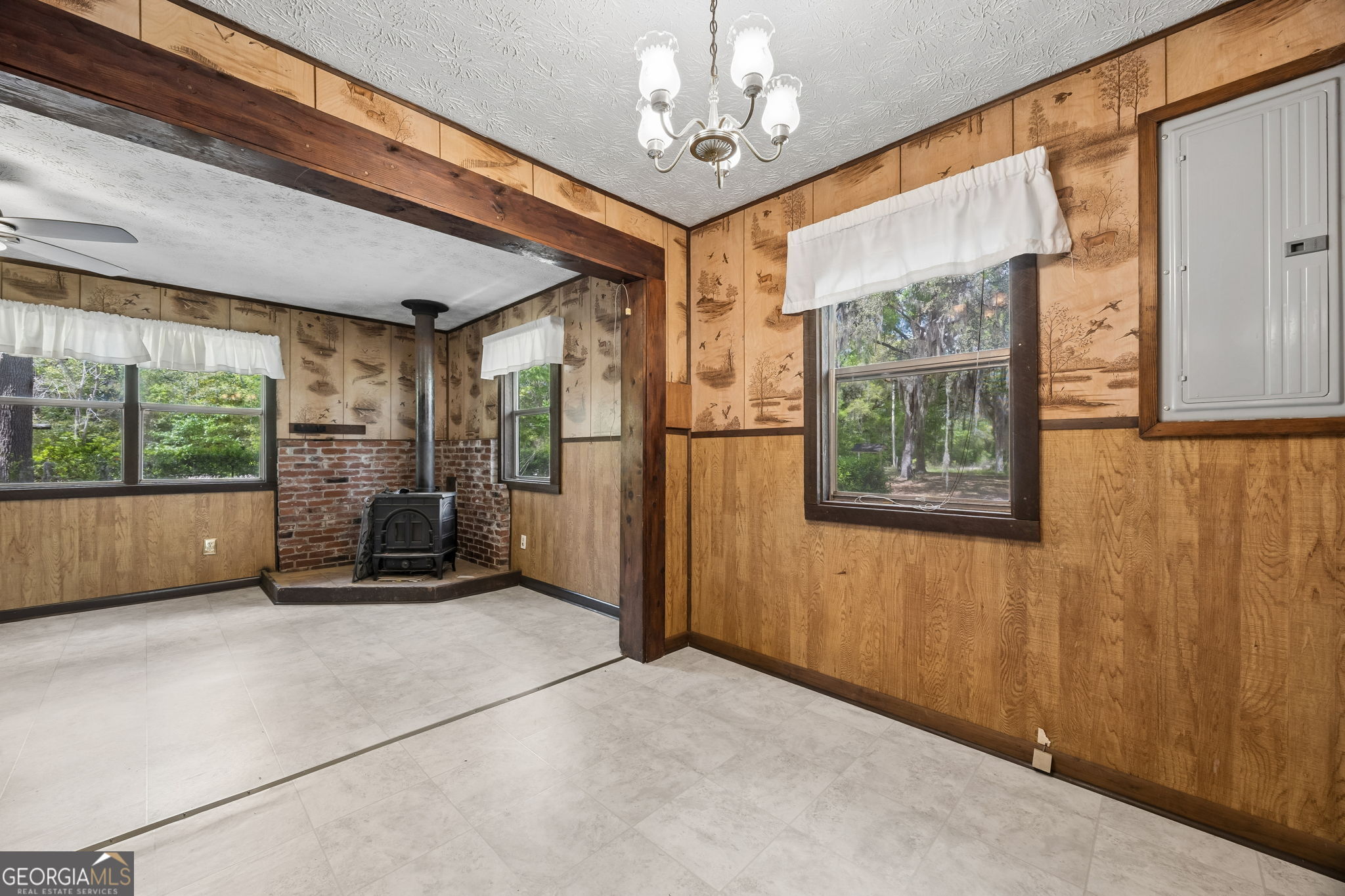 14 Graham Lane St. George, GA 31562 - Photo 13 of 21 a view of a livingroom with furniture and windows