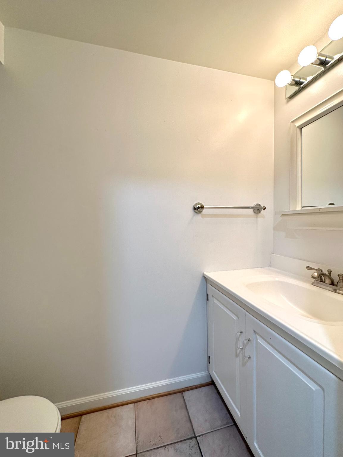 8119 Inverness Ridge Road Potomac, MD 20854 - Photo 13 of 42