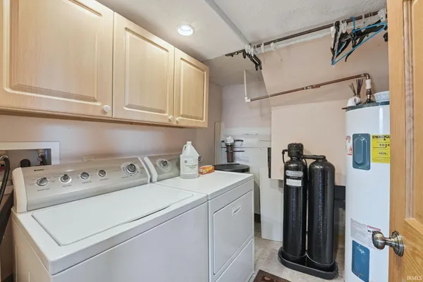 $249,900 | 9927 Portage Road, Roanoke, IN 46783