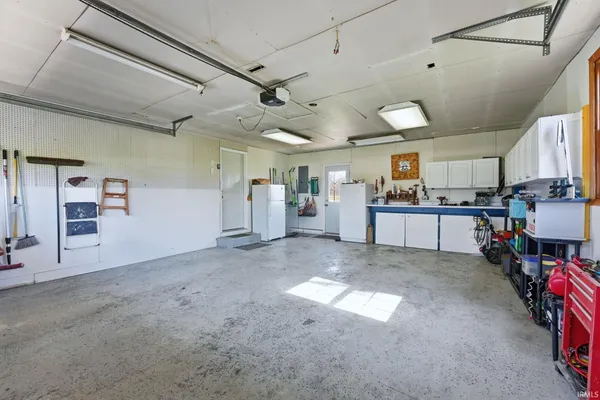 $249,900 | 9927 Portage Road, Roanoke, IN 46783