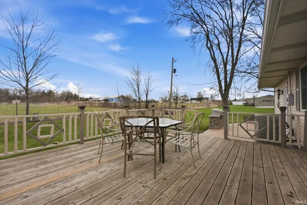 $249,900 | 9927 Portage Road, Roanoke, IN 46783