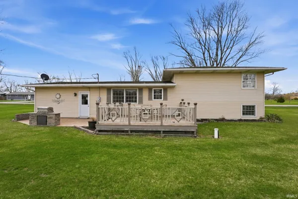 $249,900 | 9927 Portage Road, Roanoke, IN 46783
