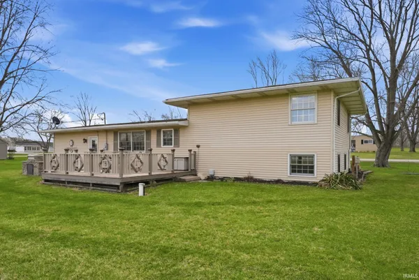 $249,900 | 9927 Portage Road, Roanoke, IN 46783