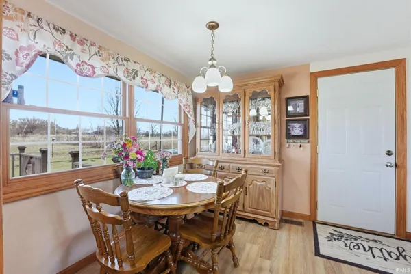 $249,900 | 9927 Portage Road, Roanoke, IN 46783