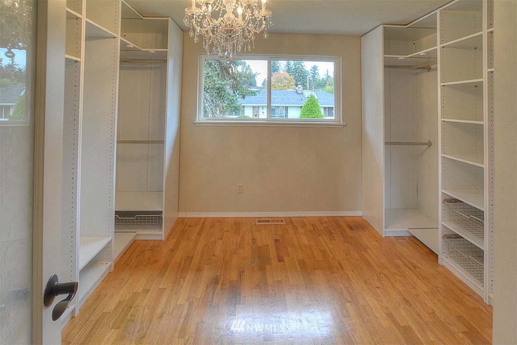 10715 Northeast 195th Street Bothell, WA 98011 - Photo 14 of 18 Gallery Image 14