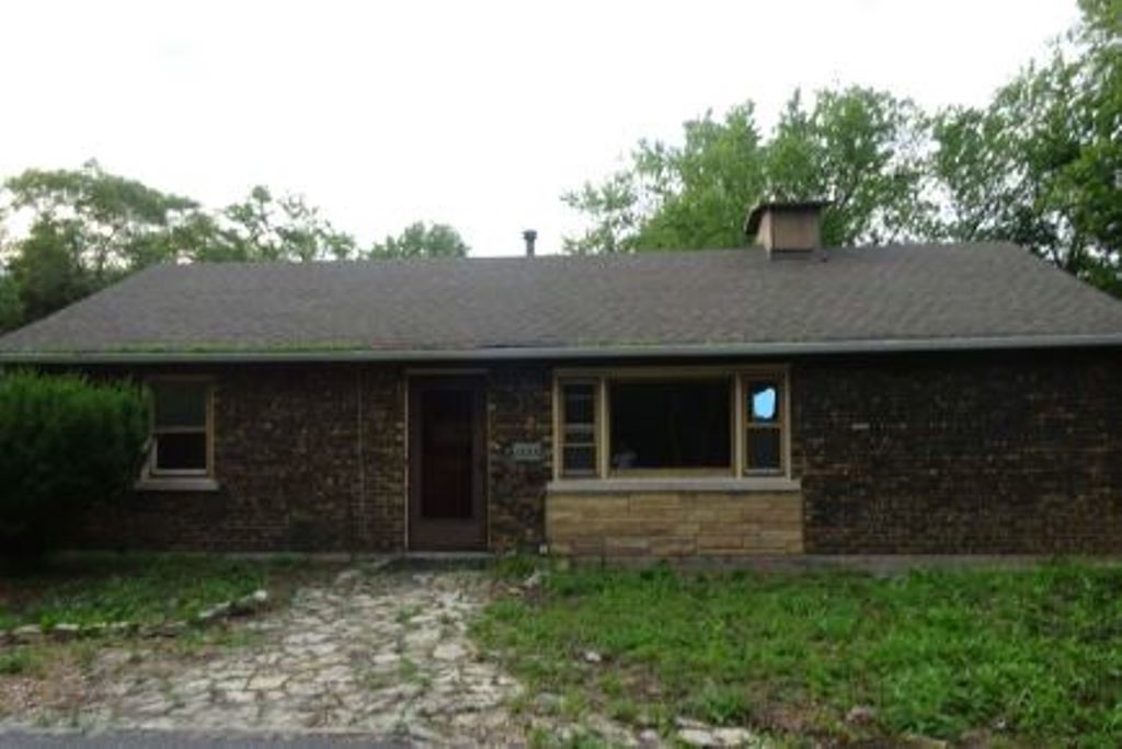 1828 Idlewild Lane Homewood, IL 60430 - Photo 2 of 12