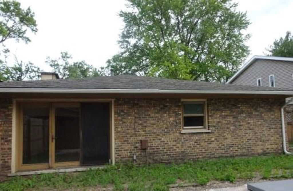 1828 Idlewild Lane Homewood, IL 60430 - Photo 3 of 12