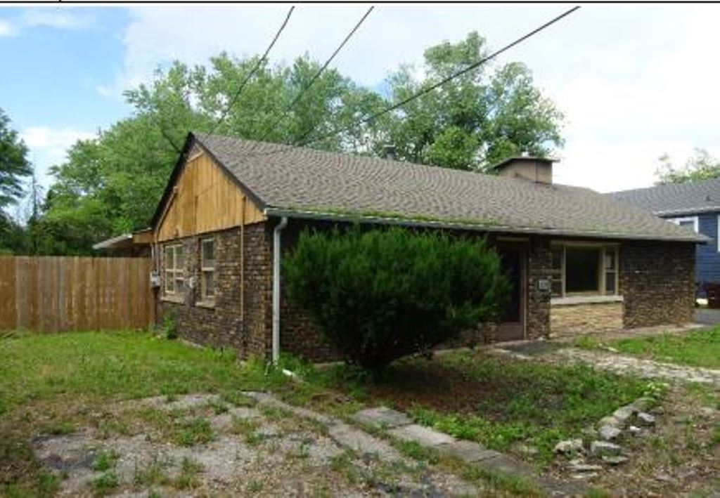 1828 Idlewild Lane Homewood, IL 60430 - Photo 4 of 12