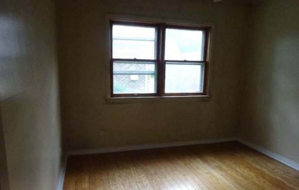 1828 Idlewild Lane Homewood, IL 60430 - Photo 8 of 12