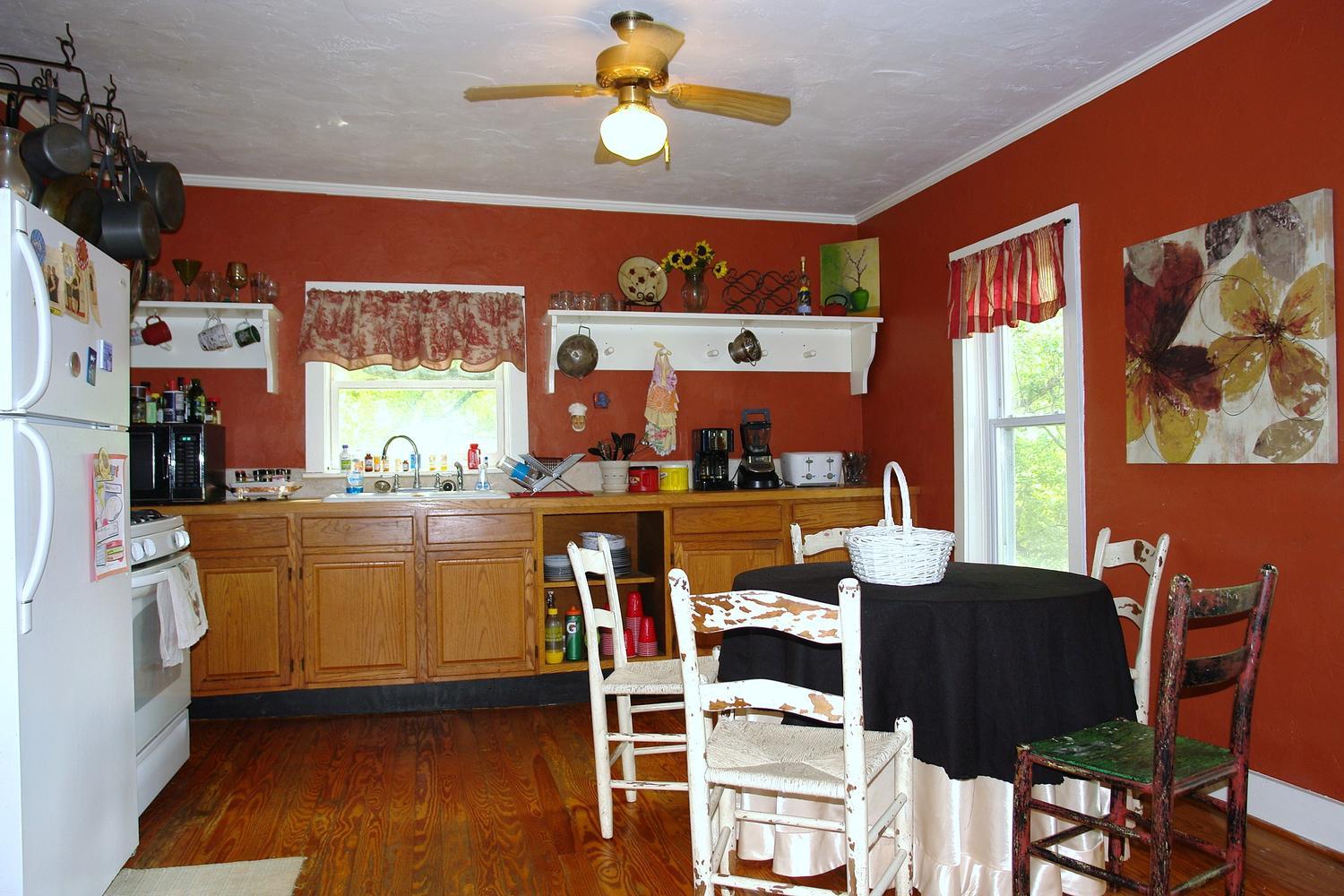 7692 Springwood Road Buchanan, VA 24066 - Photo 12 of 62 7692 Springwood Road Buchanan-large-012-