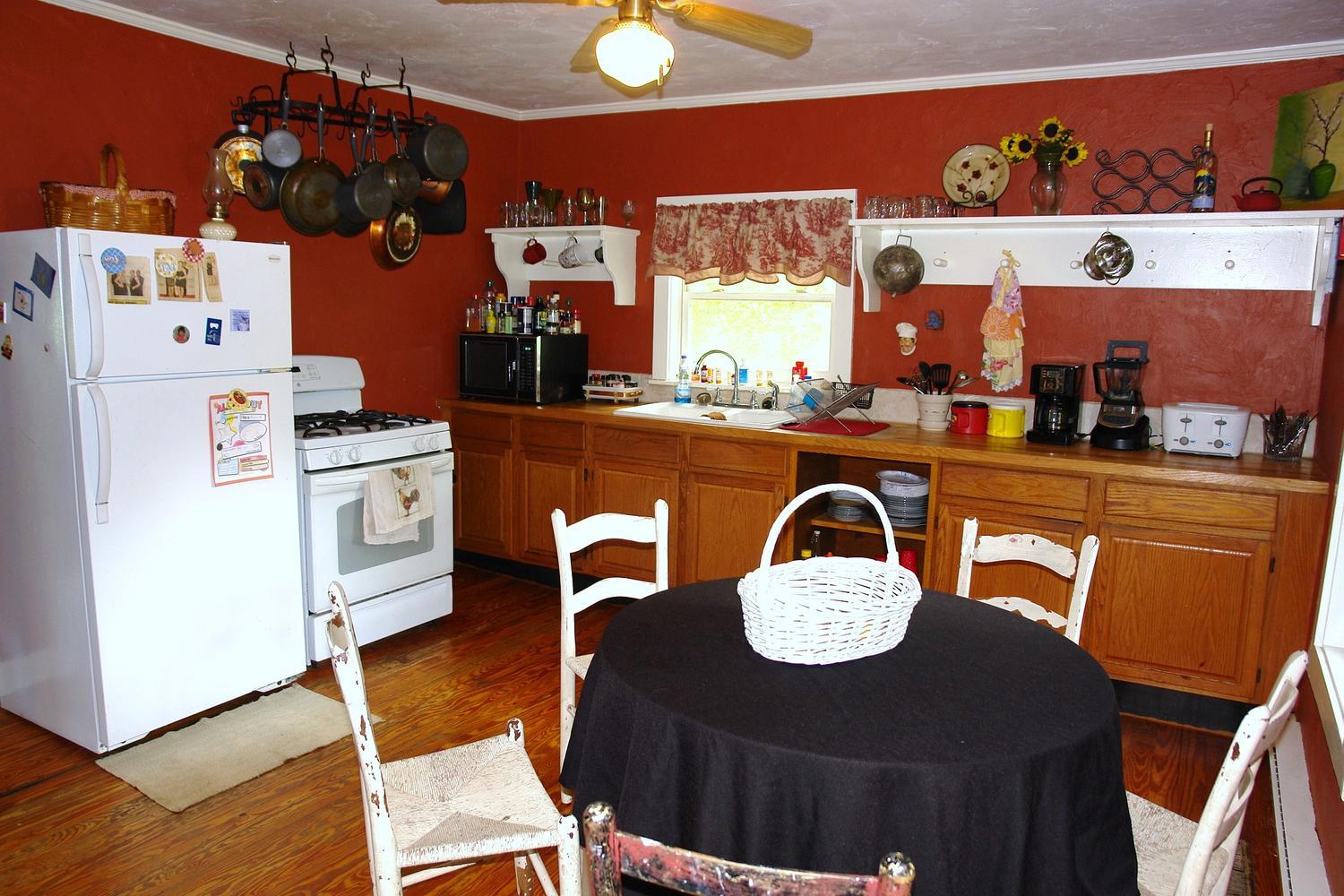7692 Springwood Road Buchanan, VA 24066 - Photo 13 of 62 7692 Springwood Road Buchanan-large-013-