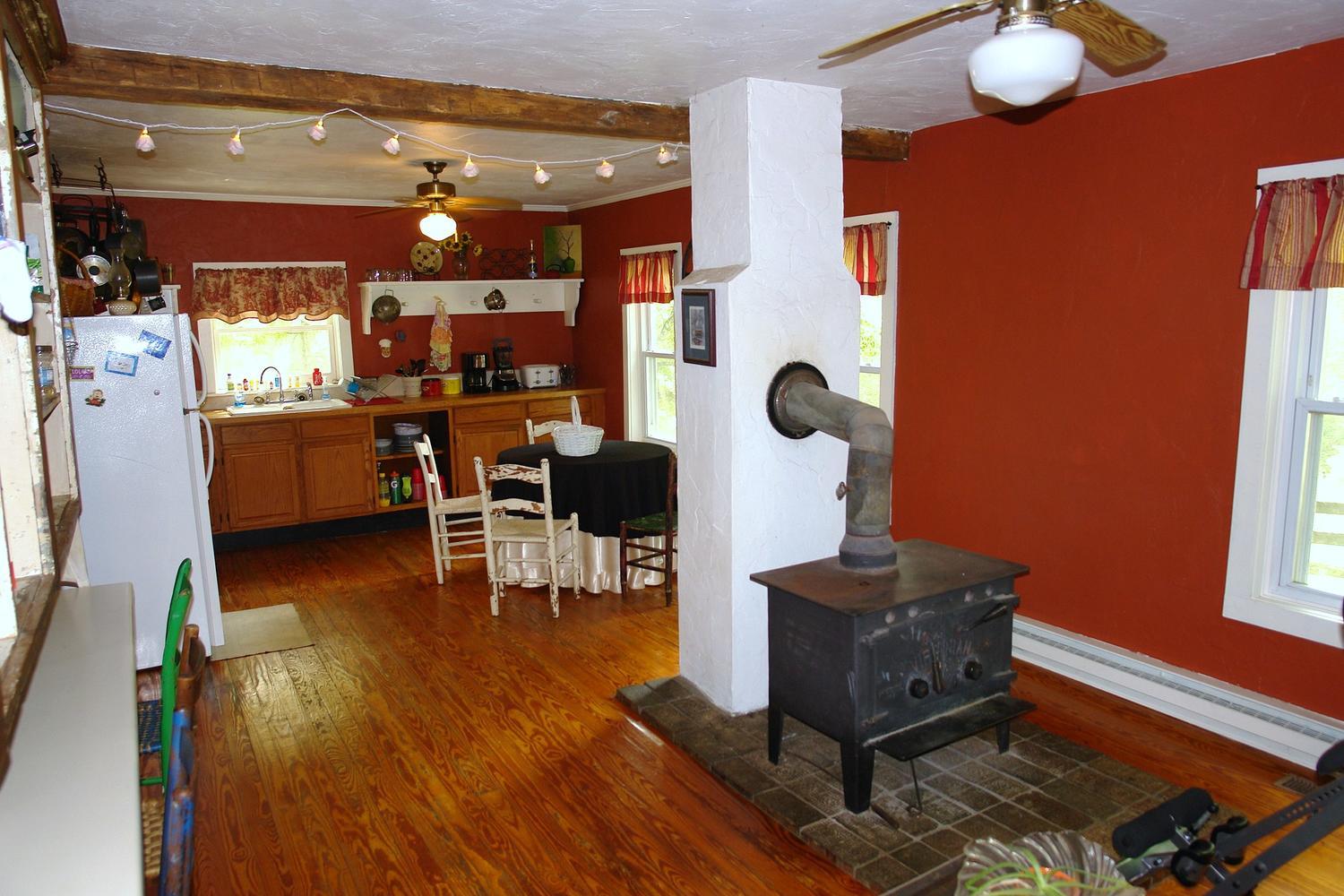 7692 Springwood Road Buchanan, VA 24066 - Photo 16 of 62 7692 Springwood Road Buchanan-large-016-
