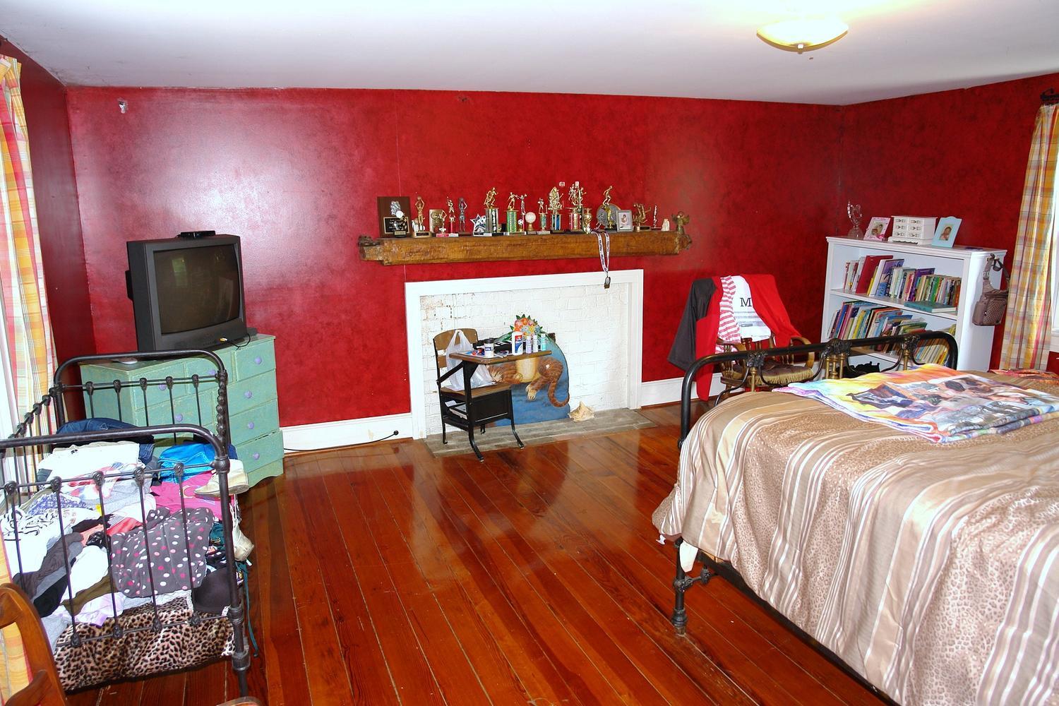 7692 Springwood Road Buchanan, VA 24066 - Photo 25 of 62 7692 Springwood Road Buchanan-large-025-