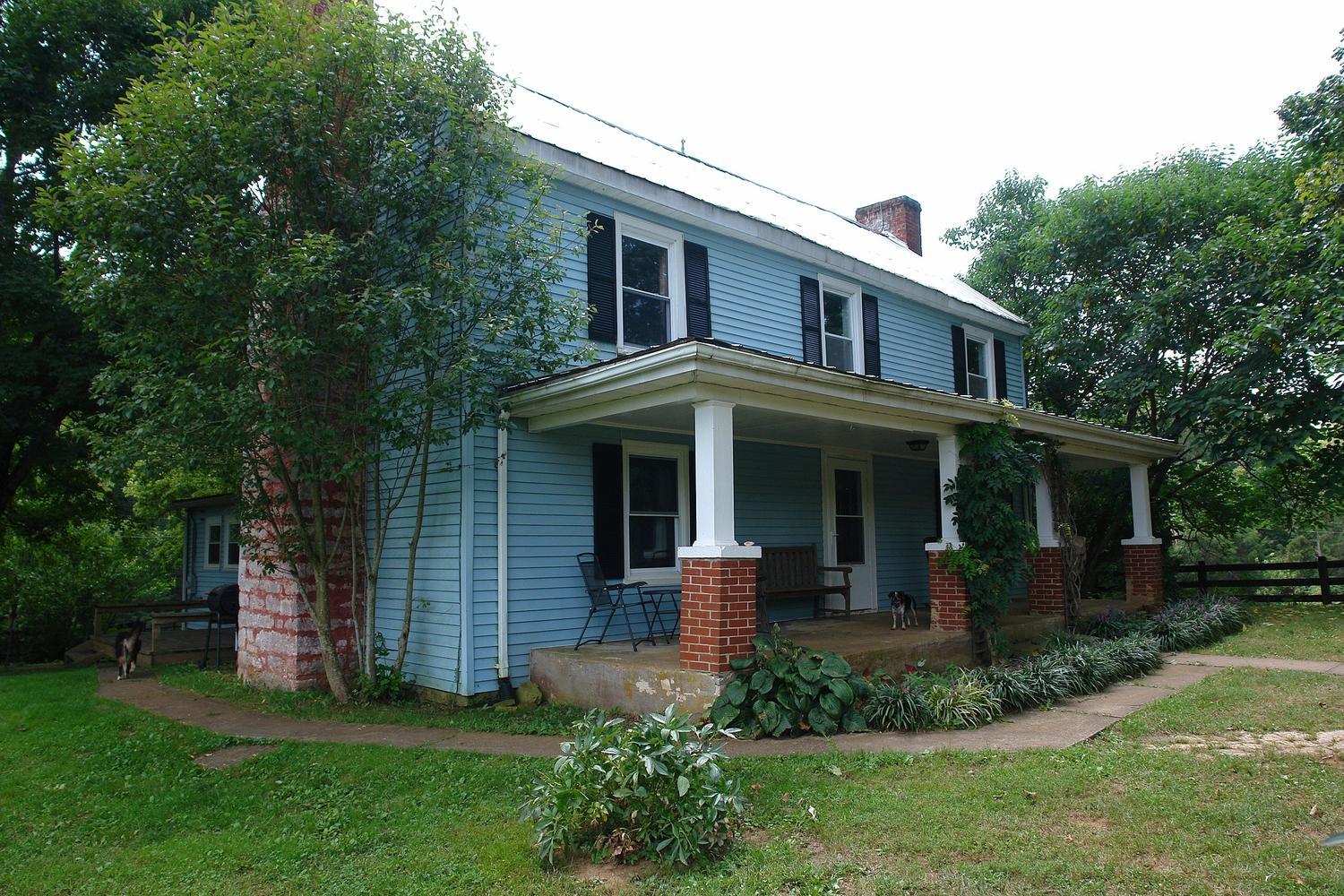 7692 Springwood Road Buchanan, VA 24066 - Photo 4 of 62 7692 Springwood Road Buchanan-large-004-