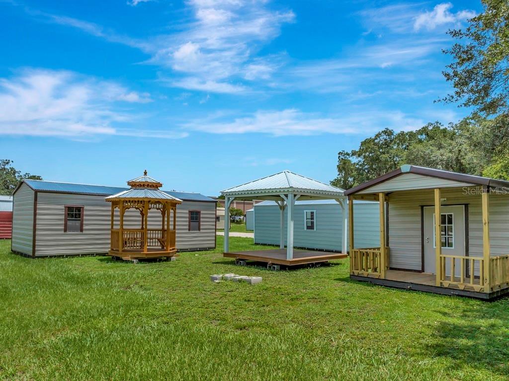 13285 Highway 92 Dover, FL 33527 - Photo 35 of 76 a view of a house with a backyard