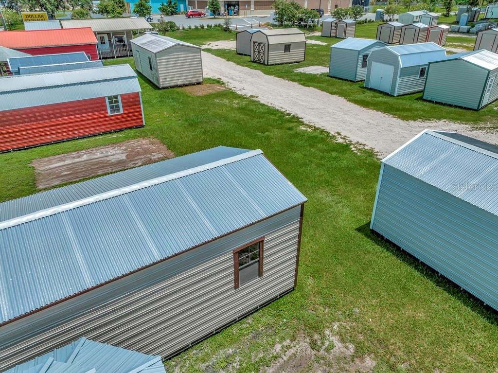 13285 Highway 92 Dover, FL 33527 - Photo 36 of 76 a view of a backyard with sitting area
