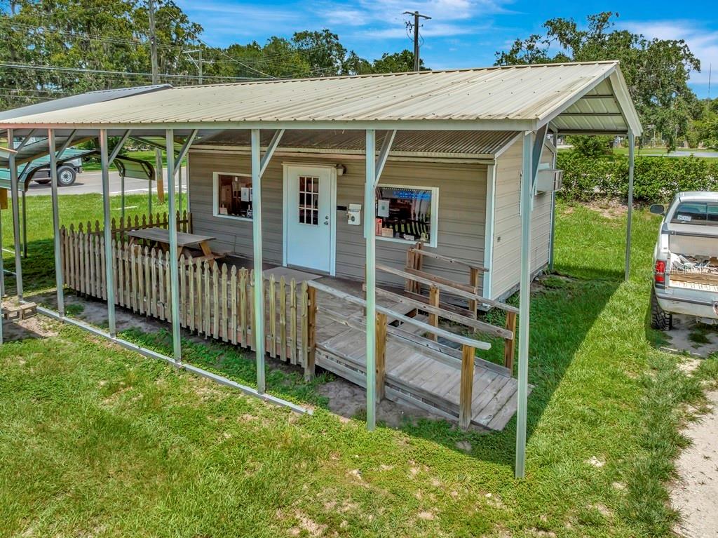13285 Highway 92 Dover, FL 33527 - Photo 38 of 76 an outdoor view of house