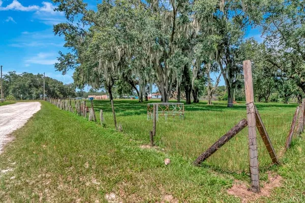 $2,500,000 | 13285 Highway 92, Dover, FL 33527