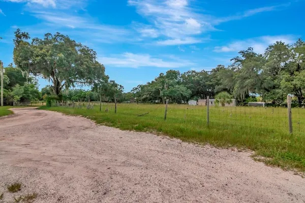 $2,500,000 | 13285 Highway 92, Dover, FL 33527