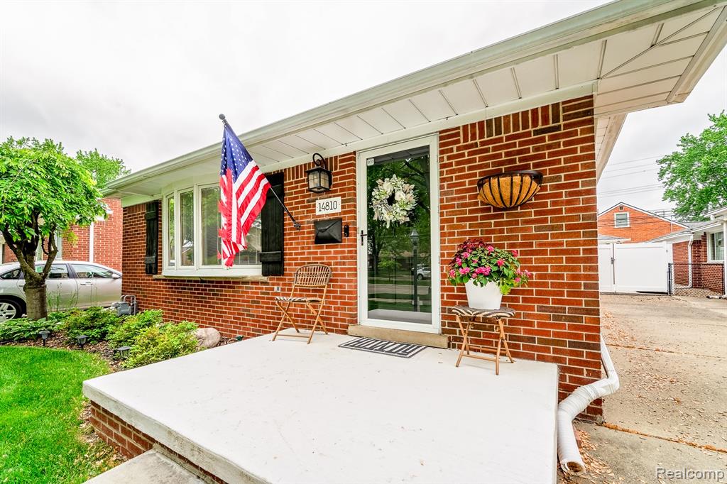 14810 Wick Road Allen Park, MI 48101 - Photo 6 of 45