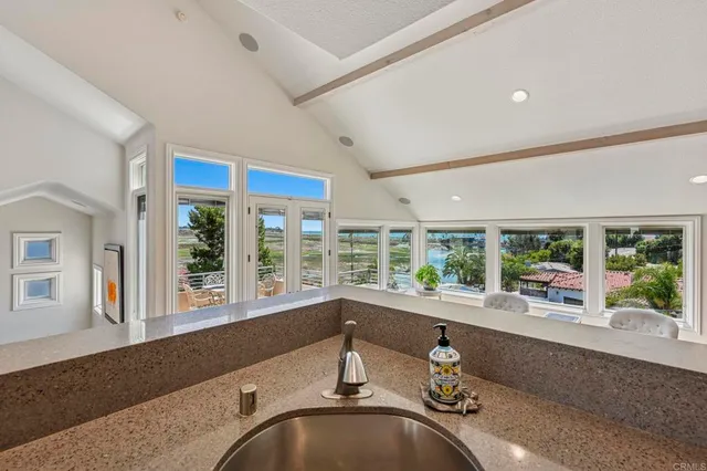 $2,600,000 | 2542 Manchester Avenue, Cardiff-by-the-Sea, CA 92007