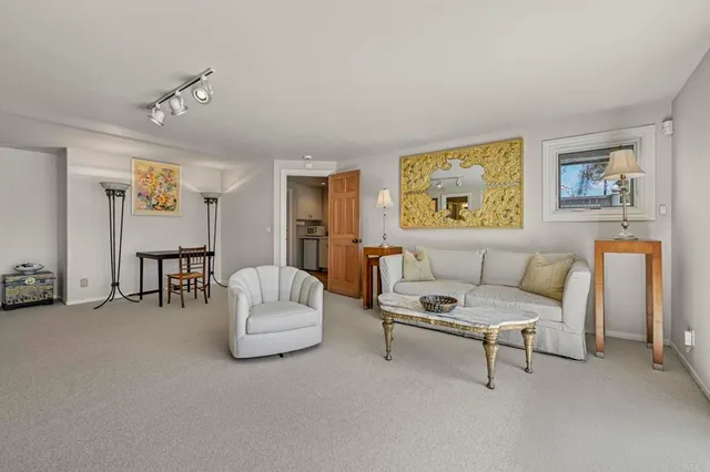 $2,600,000 | 2542 Manchester Avenue, Cardiff-by-the-Sea, CA 92007