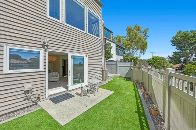 $2,600,000 | 2542 Manchester Avenue, Cardiff-by-the-Sea, CA 92007