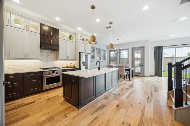 $775,000 | 8706 Strongoak Ln., Houston, TX 77055