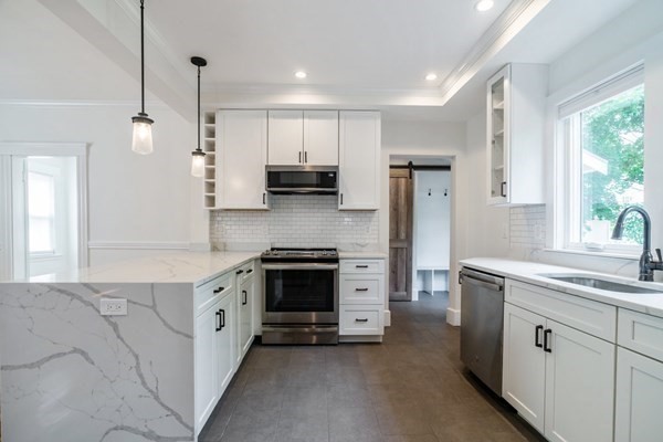 77 Desoto Road Boston, MA 02132 - Photo 3 of 40