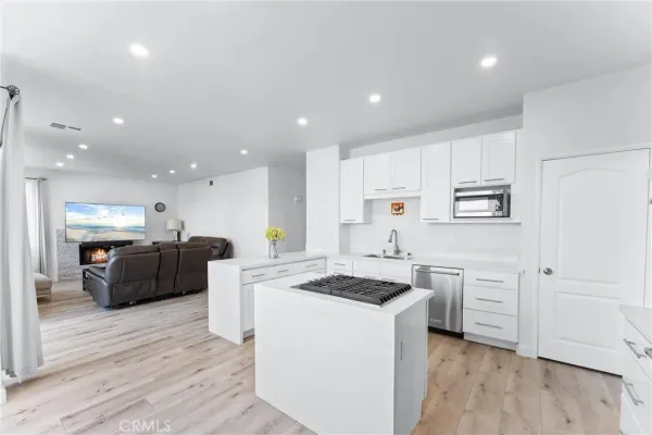$1,999,000 | 27088 Ironwood Drive, Unit 1, Laguna Hills, CA 92653
