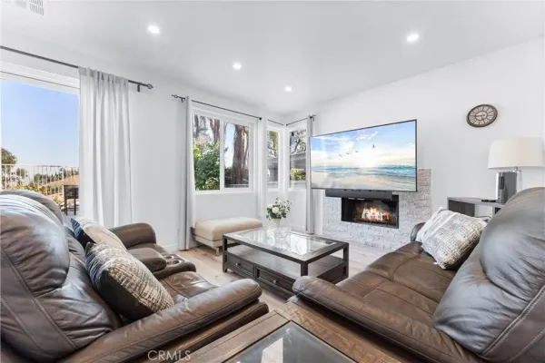 $1,999,000 | 27088 Ironwood Drive, Unit 1, Laguna Hills, CA 92653