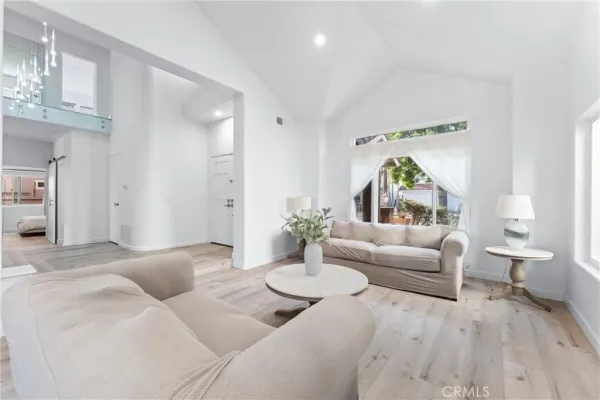 $1,999,000 | 27088 Ironwood Drive, Unit 1, Laguna Hills, CA 92653
