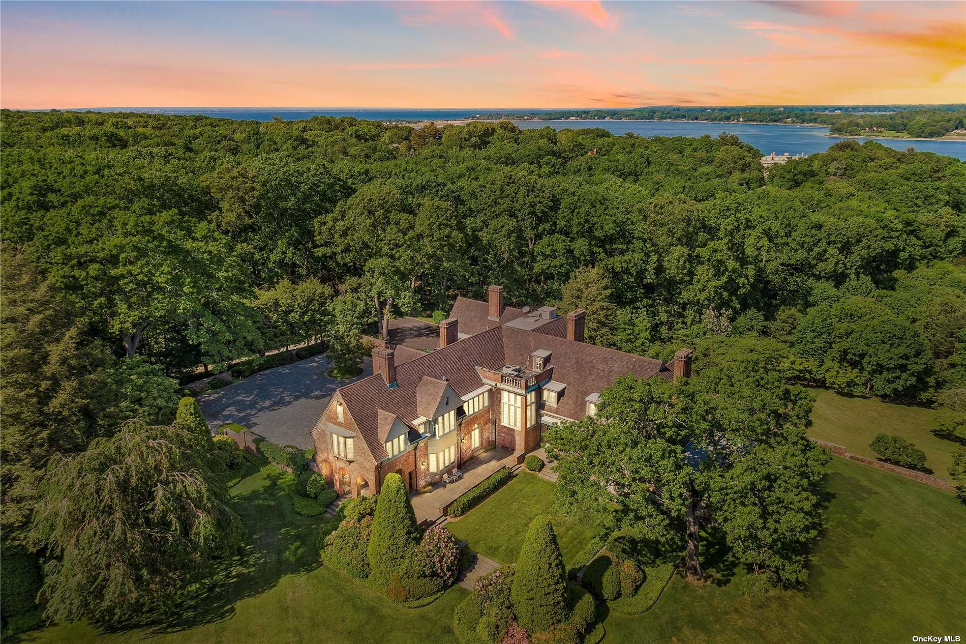 222 Cleft Road, Mill Neck, NY 11765 Compass