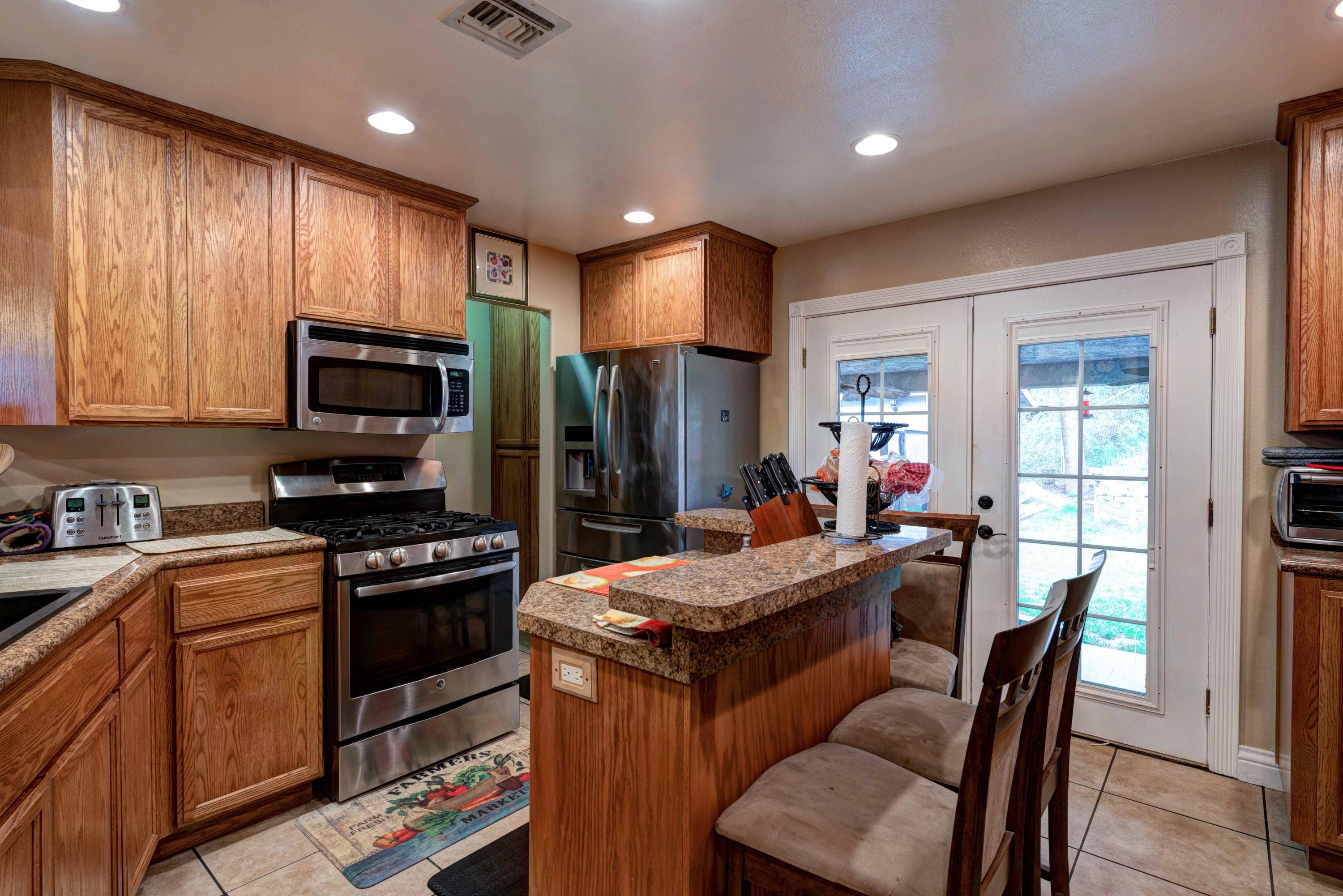 20350 Old Alturas Road Redding, CA 96003 - Photo 7 of 21 Kitchen