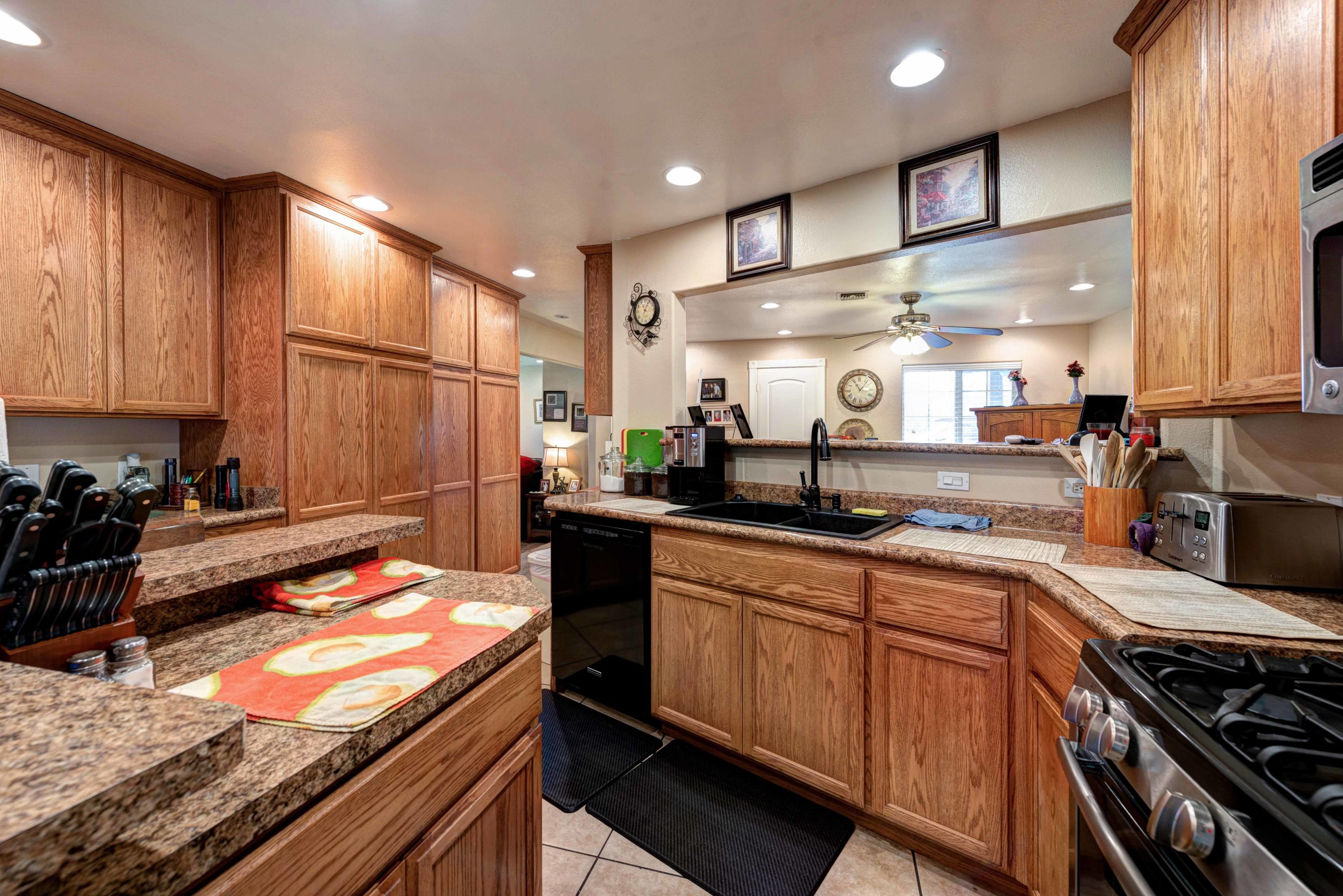 20350 Old Alturas Road Redding, CA 96003 - Photo 8 of 21 Kitchen