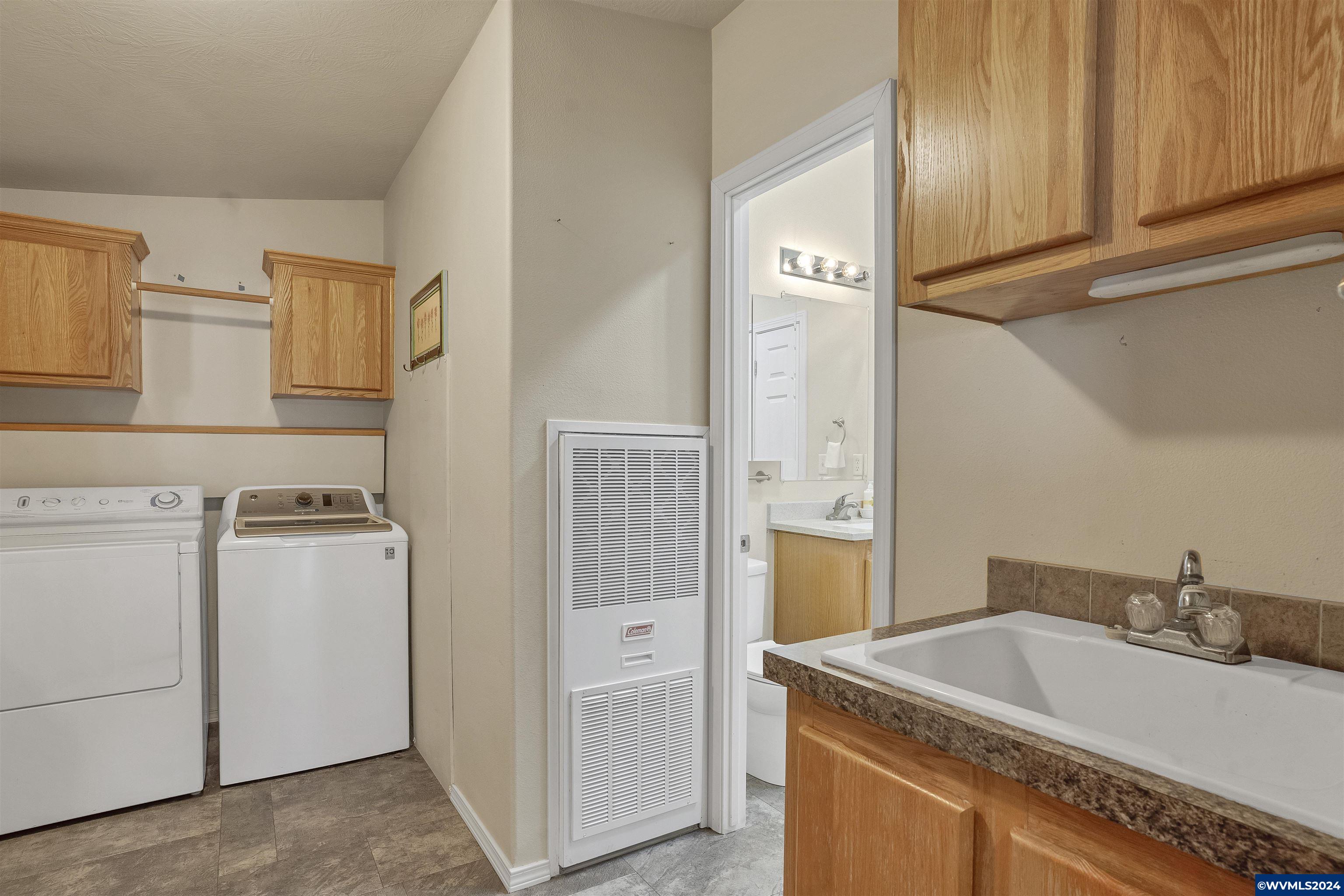 4234 Hazelgreen Road Northeast Salem, OR 97305 - Photo 15 of 35 Gallery Image 15