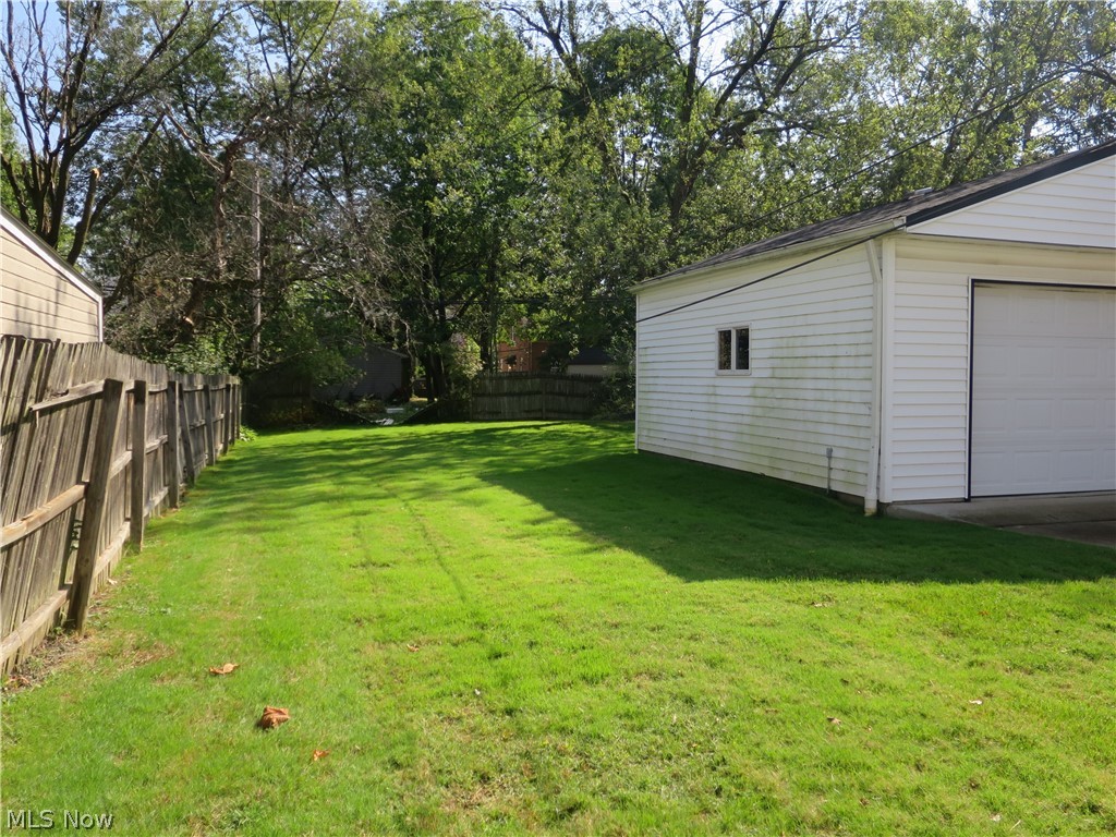 2299 Ashurst Road Cleveland, OH 44118 - Photo 5 of 5