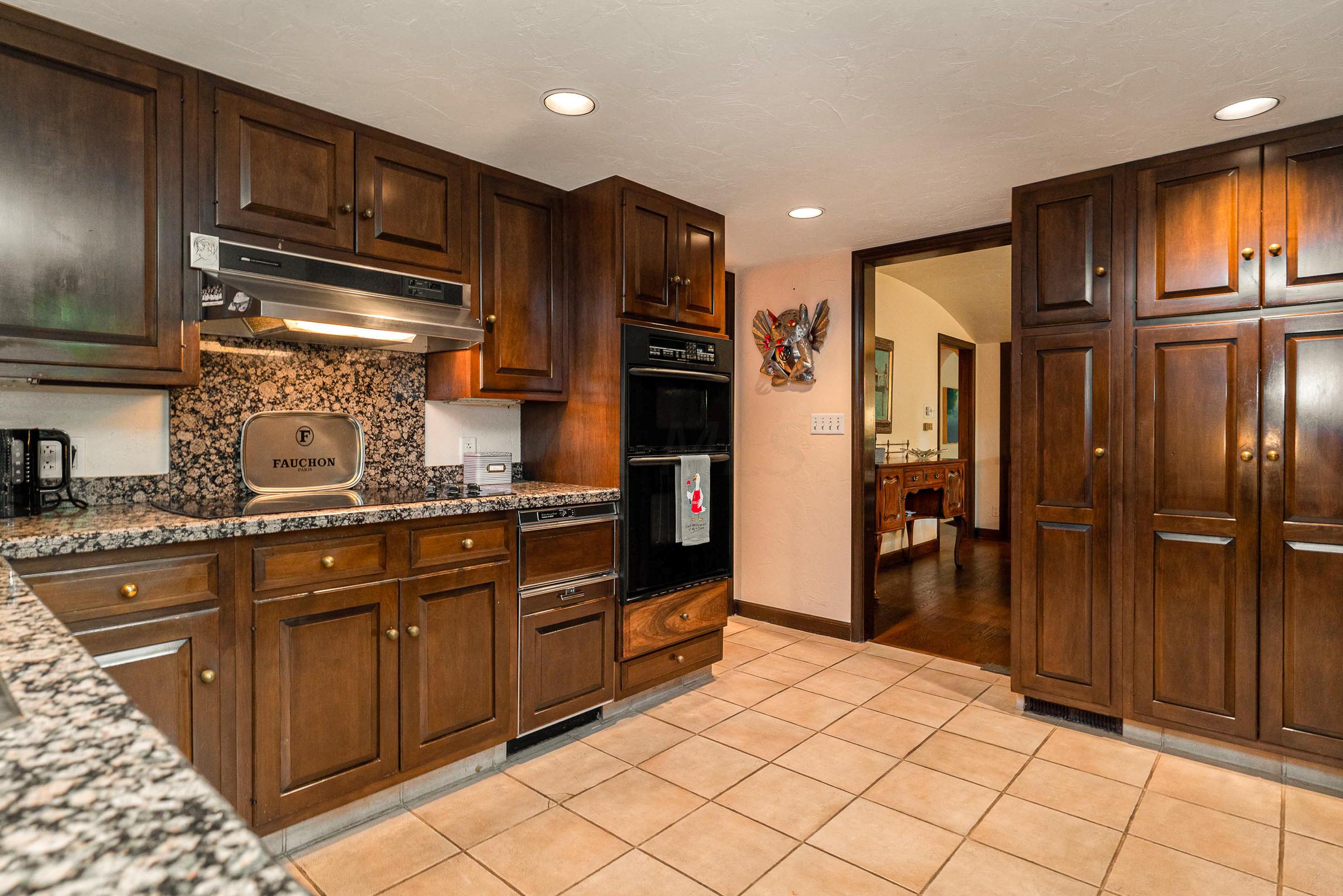 2335 Abington Road Columbus, OH 43221 - Photo 21 of 41
