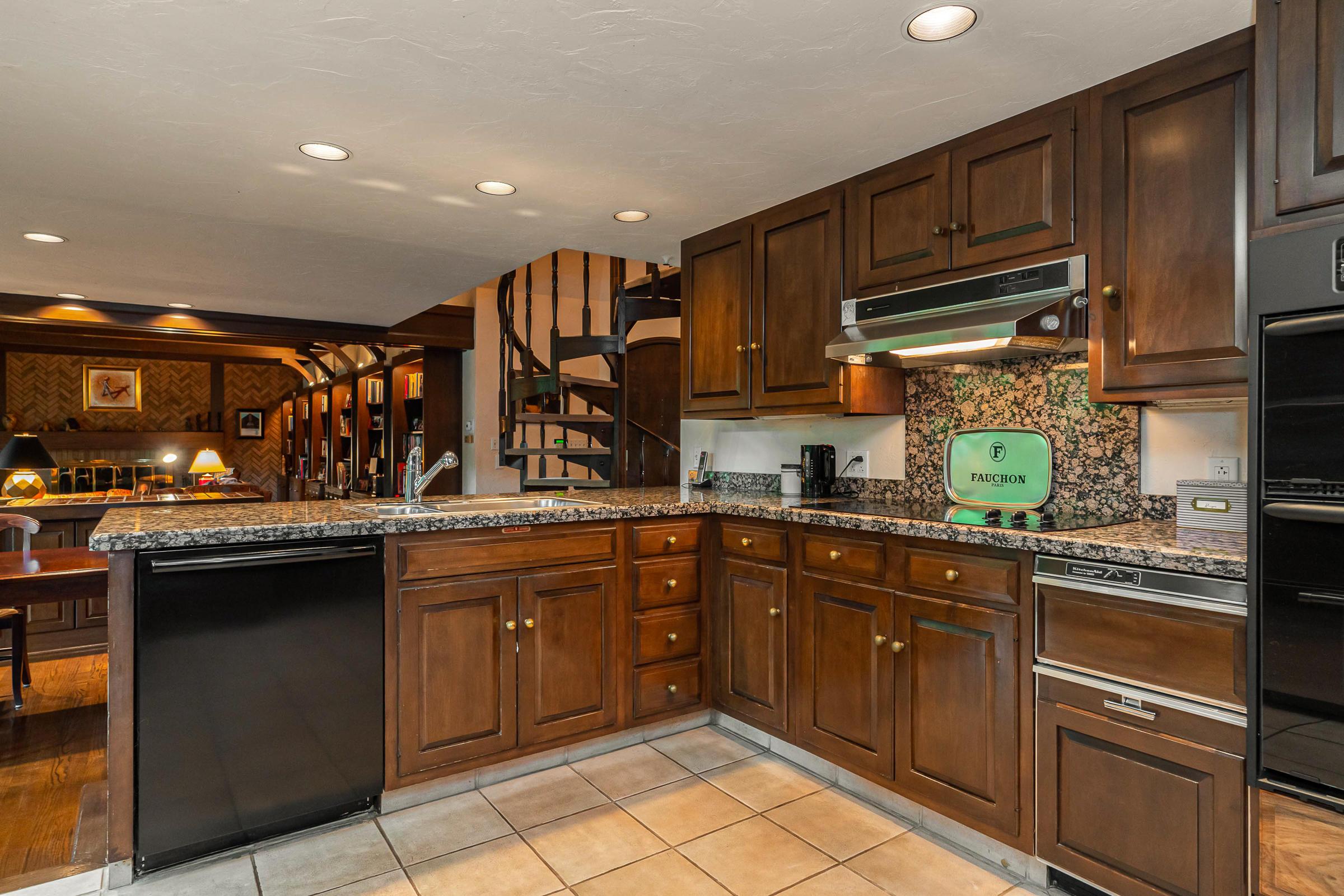 2335 Abington Road Columbus, OH 43221 - Photo 22 of 41