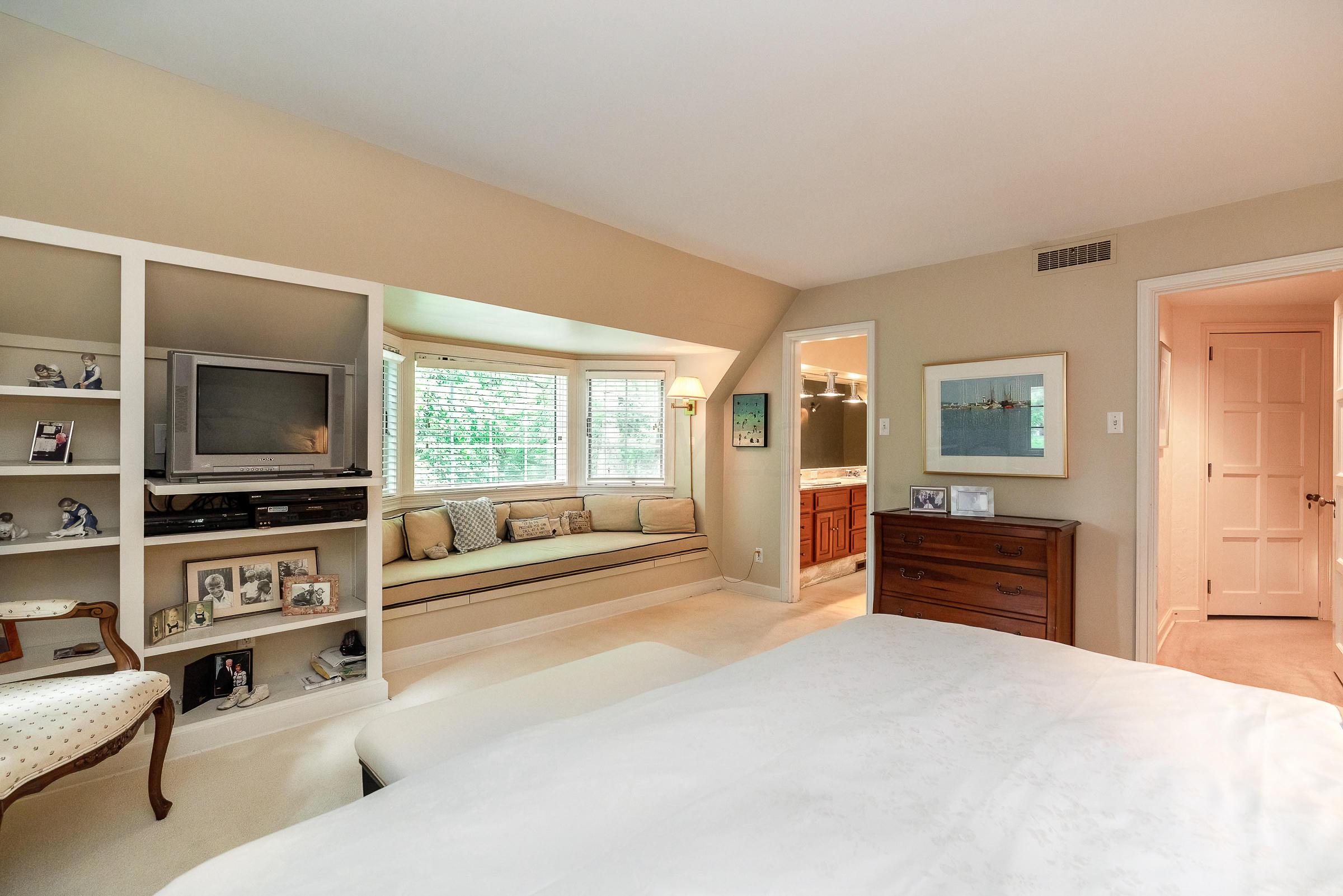 2335 Abington Road Columbus, OH 43221 - Photo 30 of 41