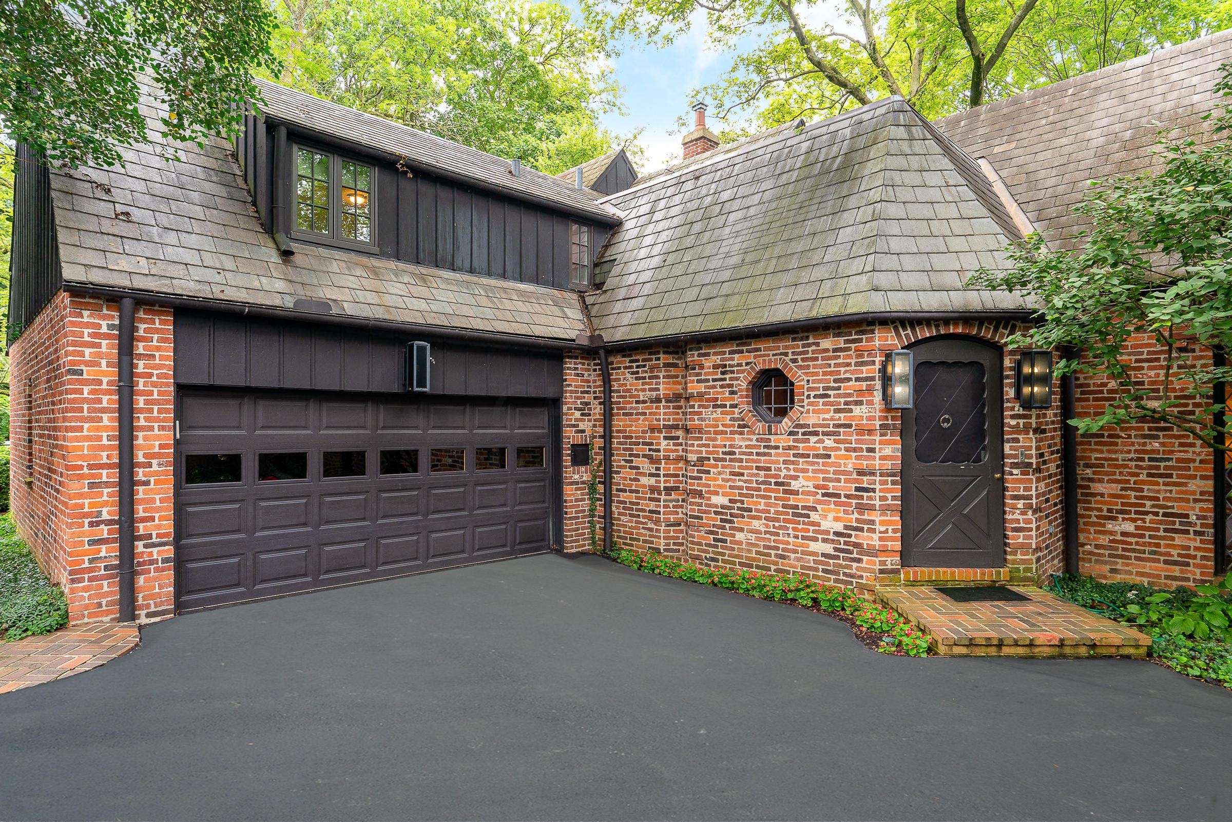 2335 Abington Road Columbus, OH 43221 - Photo 4 of 41