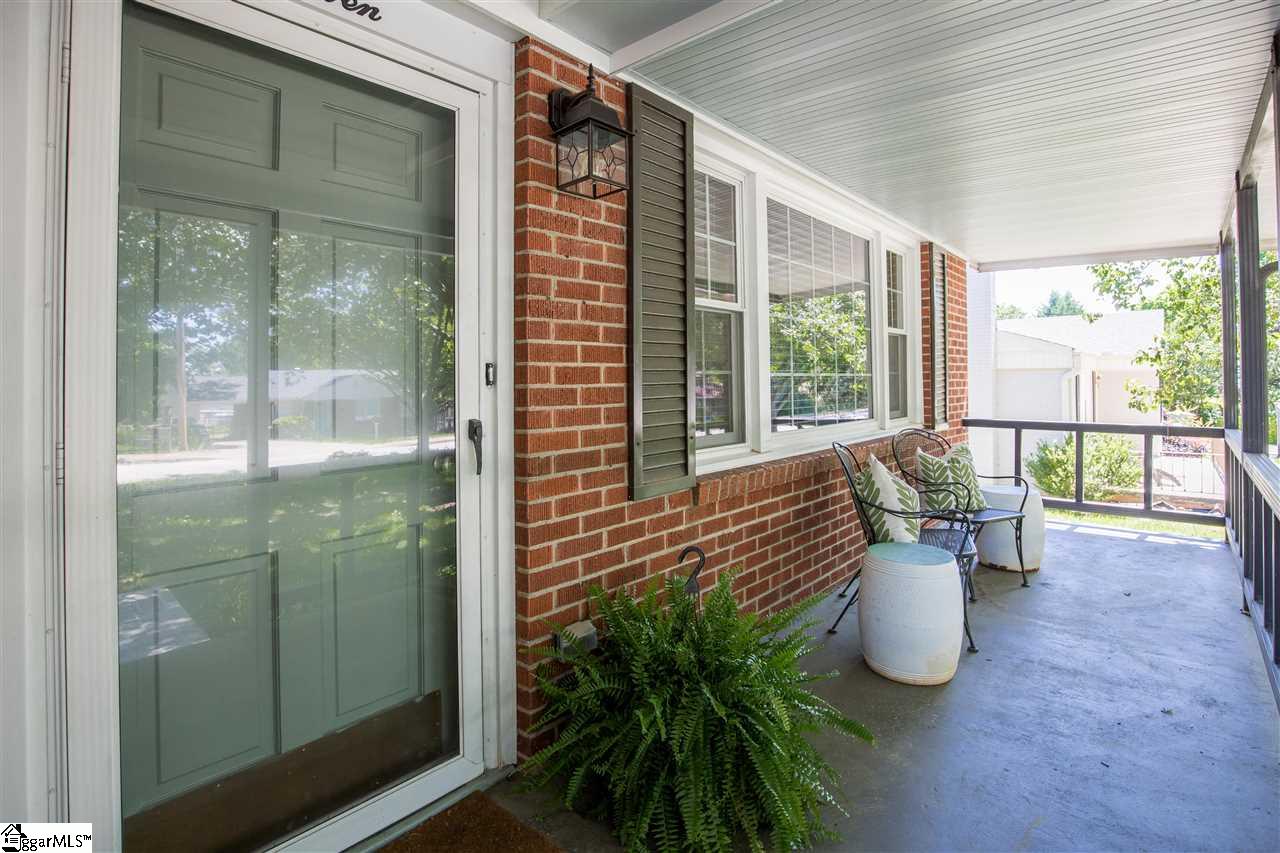 11 Friartuck Road Greenville, SC 29607 - Photo 2 of 15