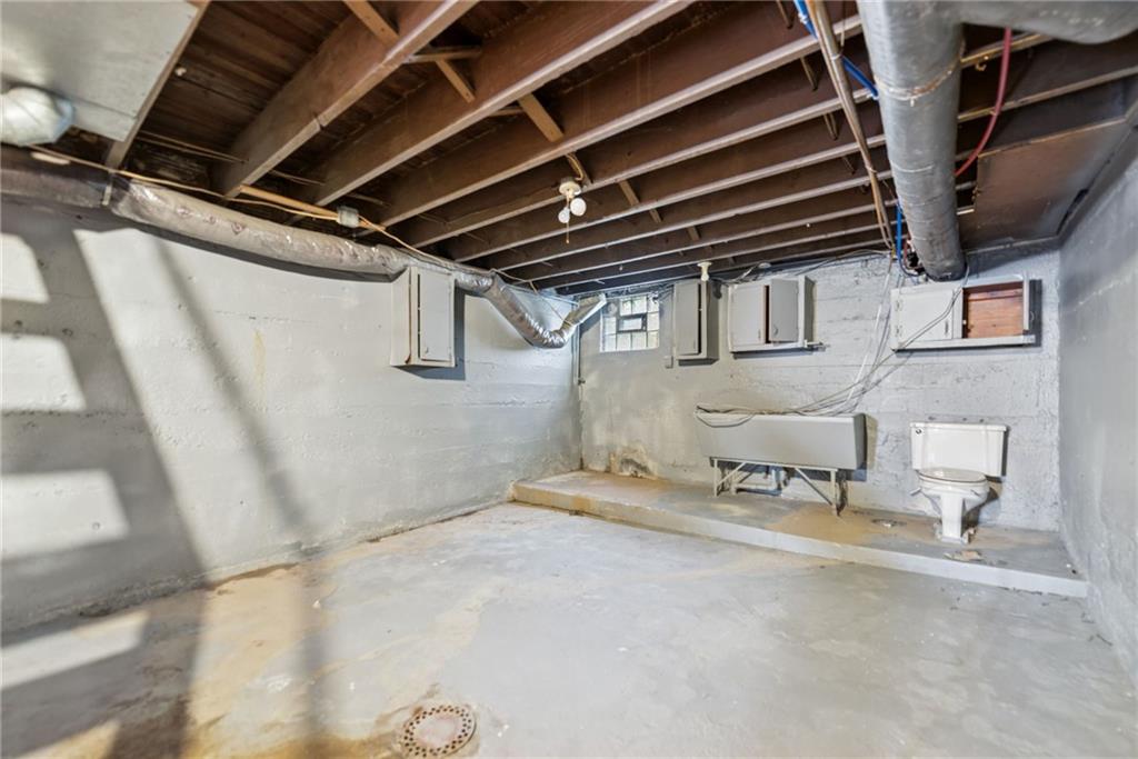 214 Fleet Street Braddock, PA 15104 - Photo 23 of 31 a roof deck with table and chairs